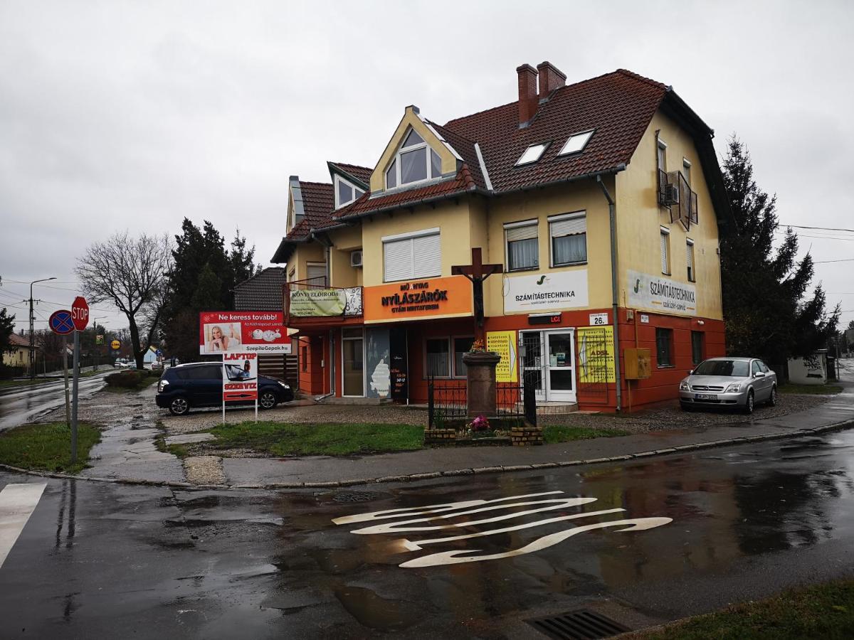 Berik Apartman Pécs Esterno foto