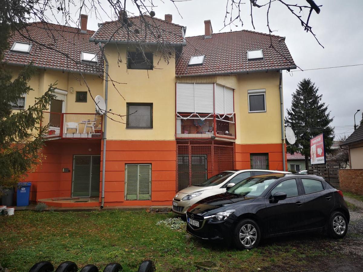 Berik Apartman Pécs Esterno foto