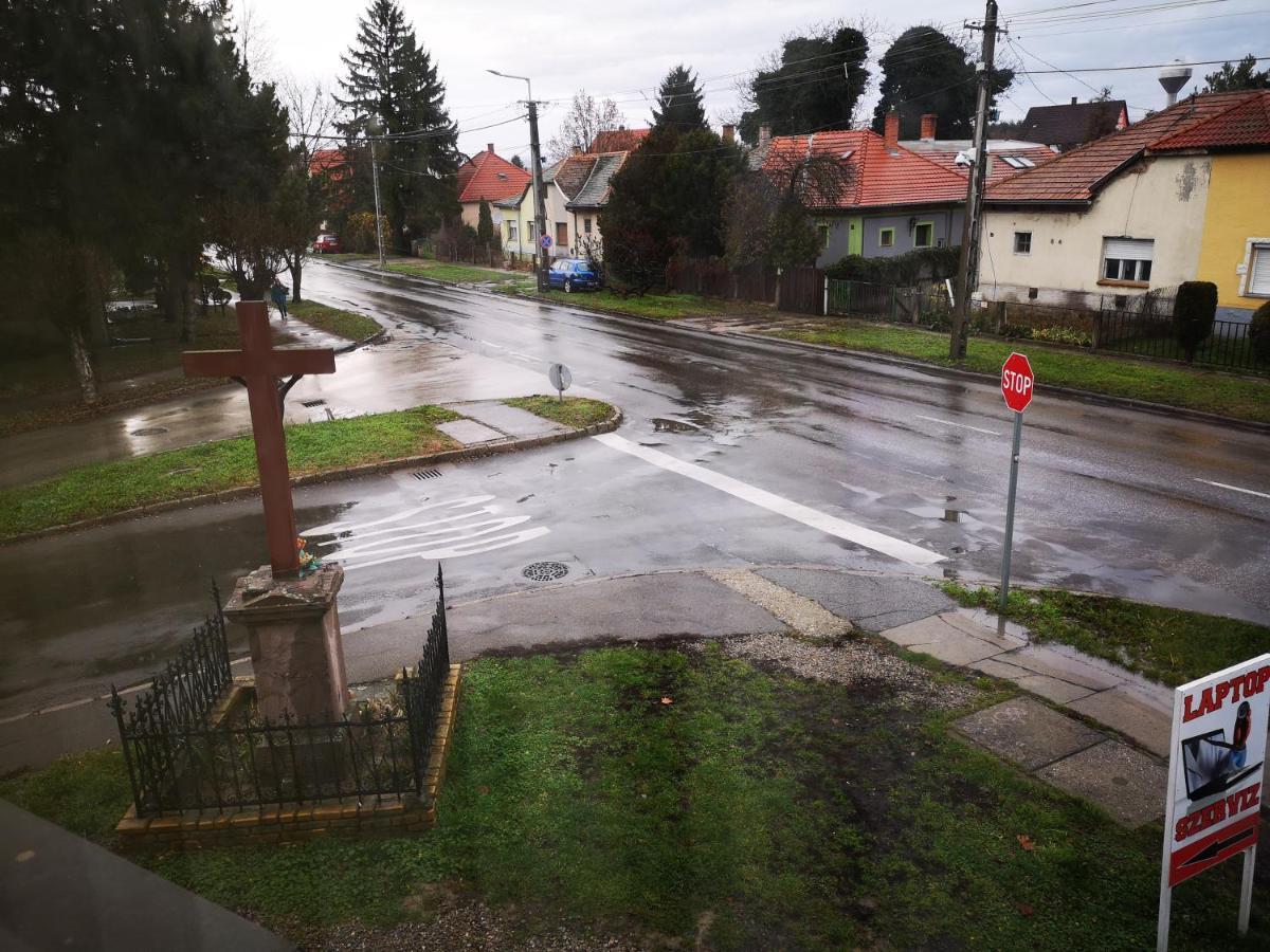 Berik Apartman Pécs Esterno foto